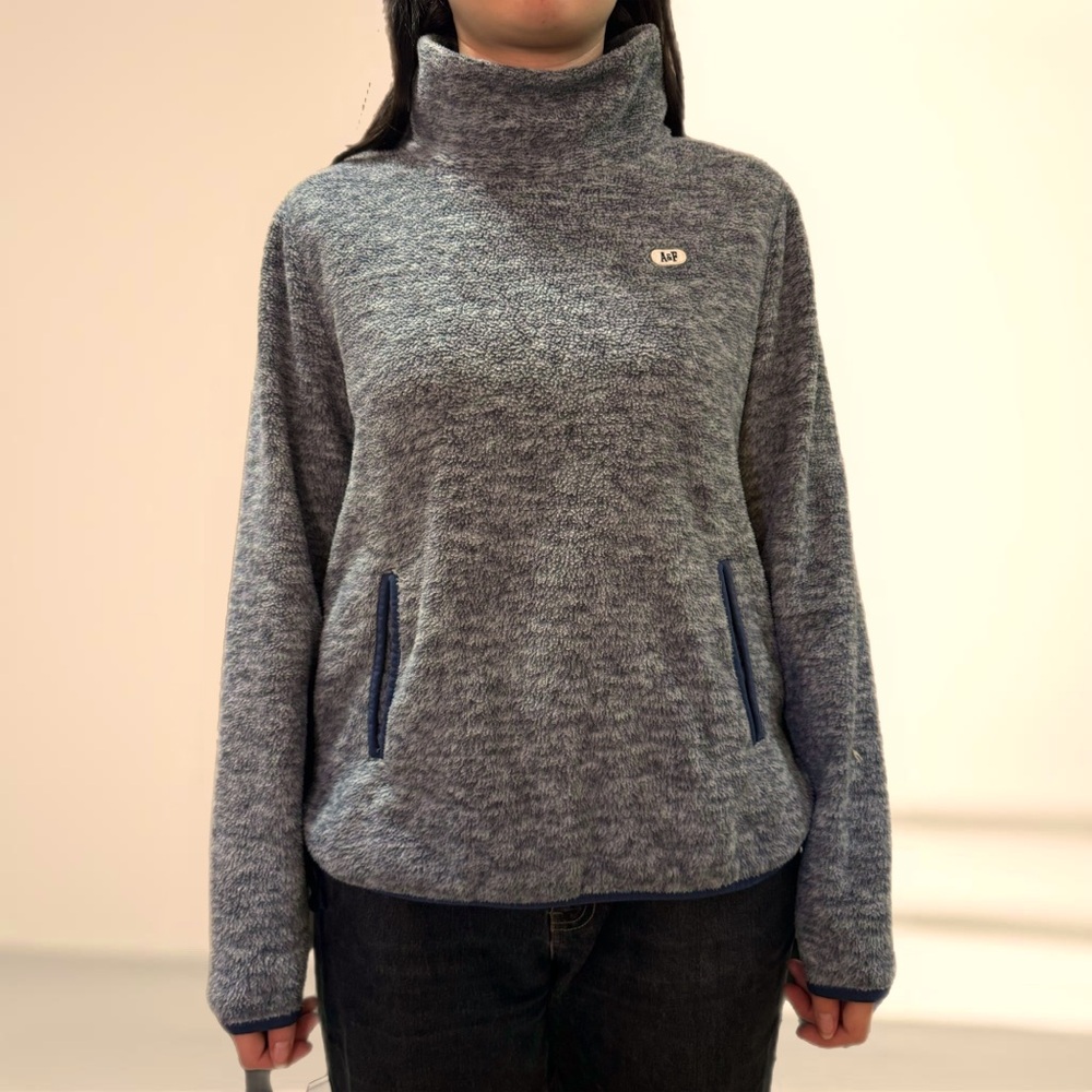 Abercrombie & Fitch Women’s XS warm winter fleece jumper sweater